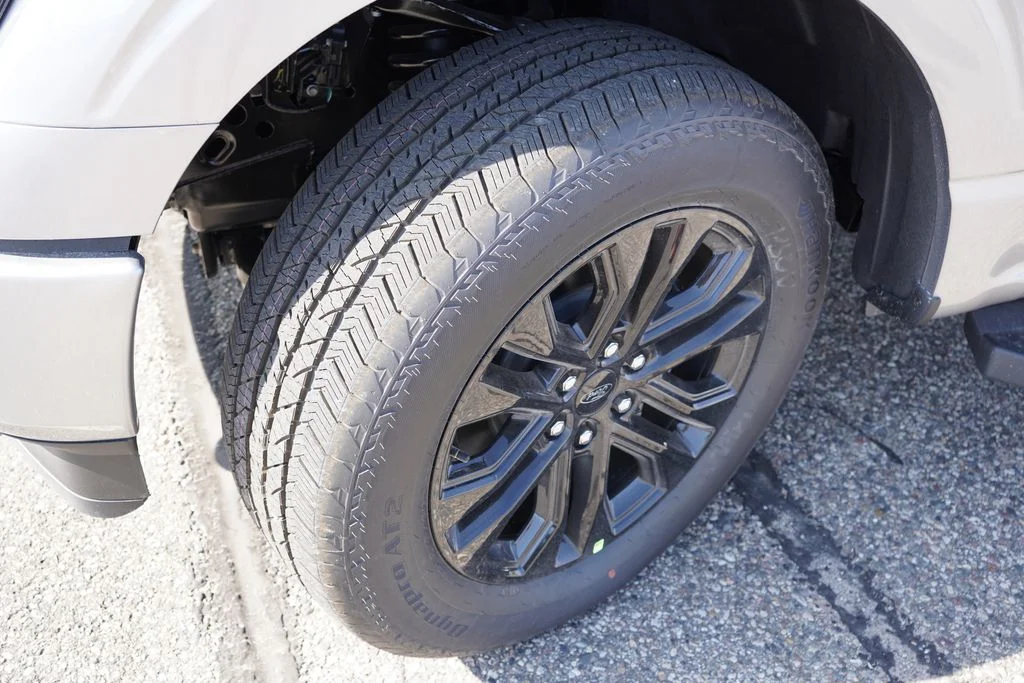 New 2026 Silver Ford Lariat image 9