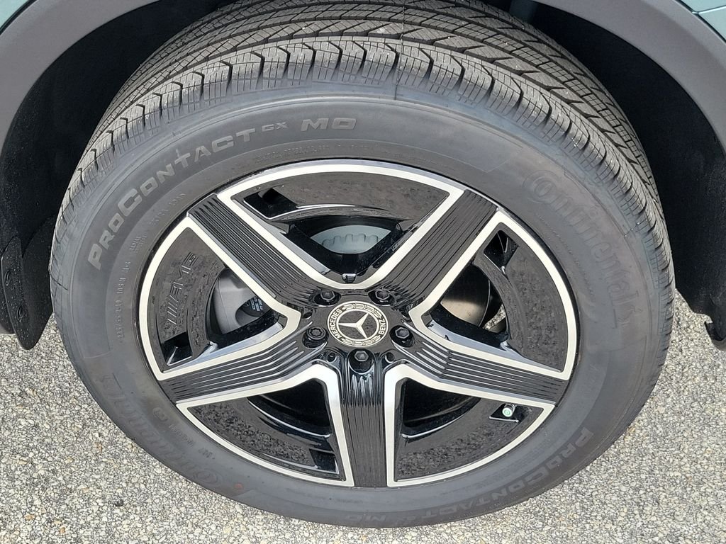 New 2027 Verde Silver Metallic Mercedes-Benz GLC 300 image 8