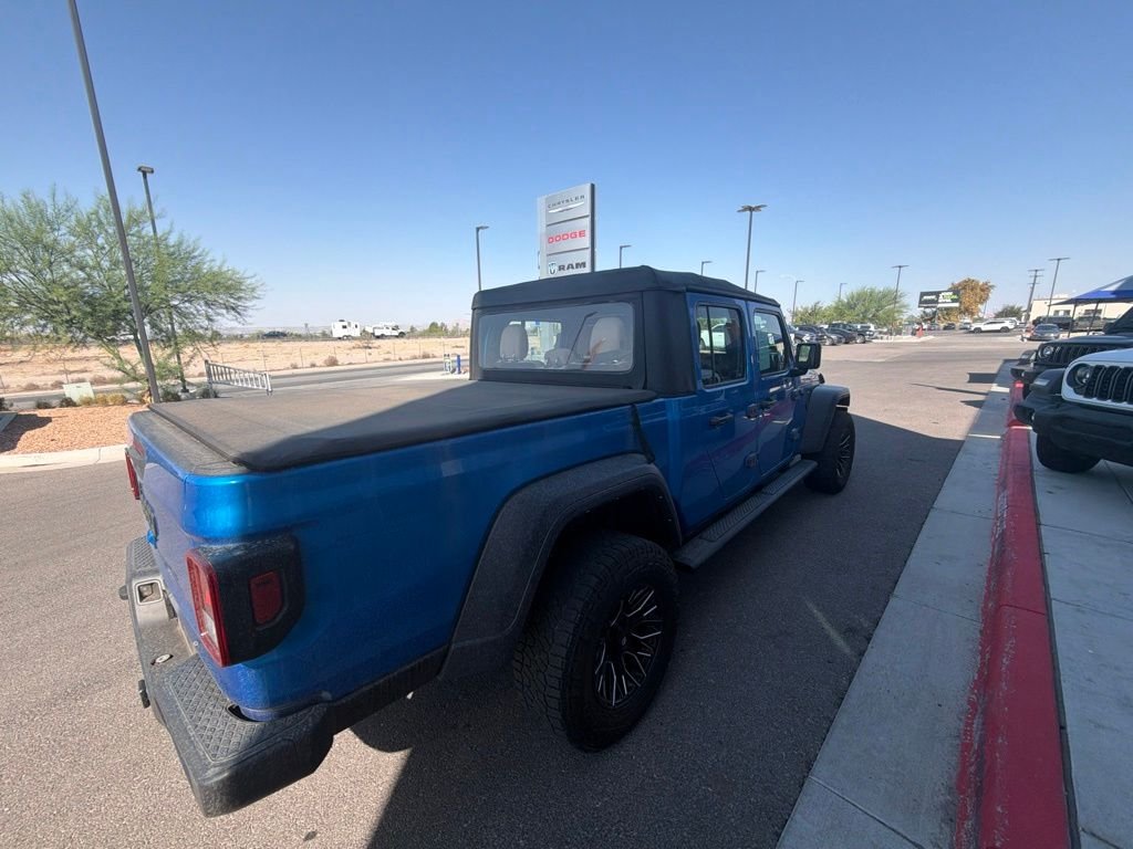 Used 2022 Blue Jeep Sport image 12