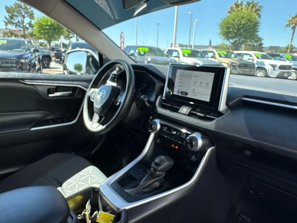 Used 2025 White Toyota XLE image 22