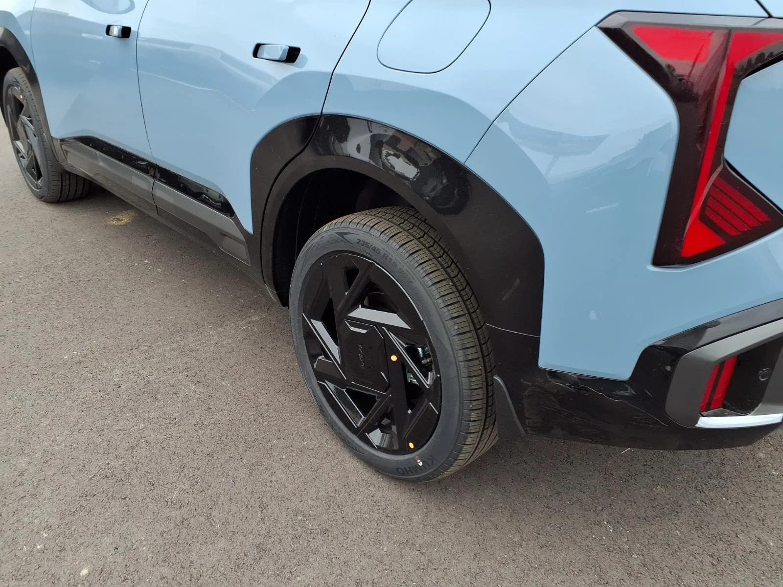 New 2027 Frost Blue Kia X-Line SX image 17