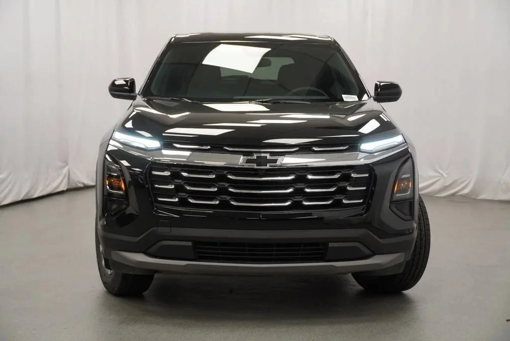 New 2027 Mosaic Black Metallic Chevrolet LT image 40