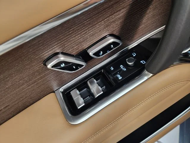 New 2026 White Land Rover SE image 21