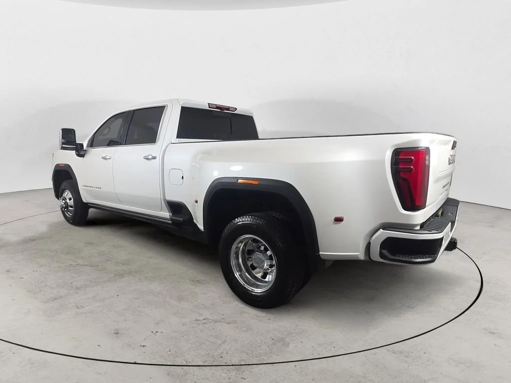 Used 2024 White Frost Tricoat GMC Denali DRW image 3