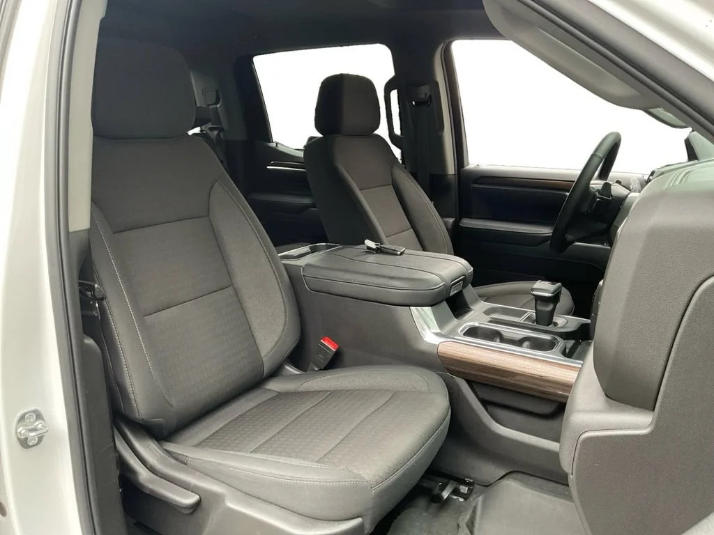 Used 2025 Summit White Chevrolet LT Trail Boss image 28