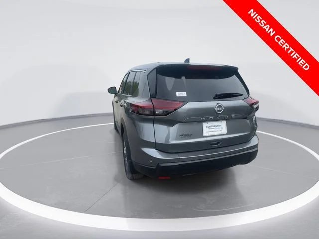 Used 2025 Gray Nissan S image 7