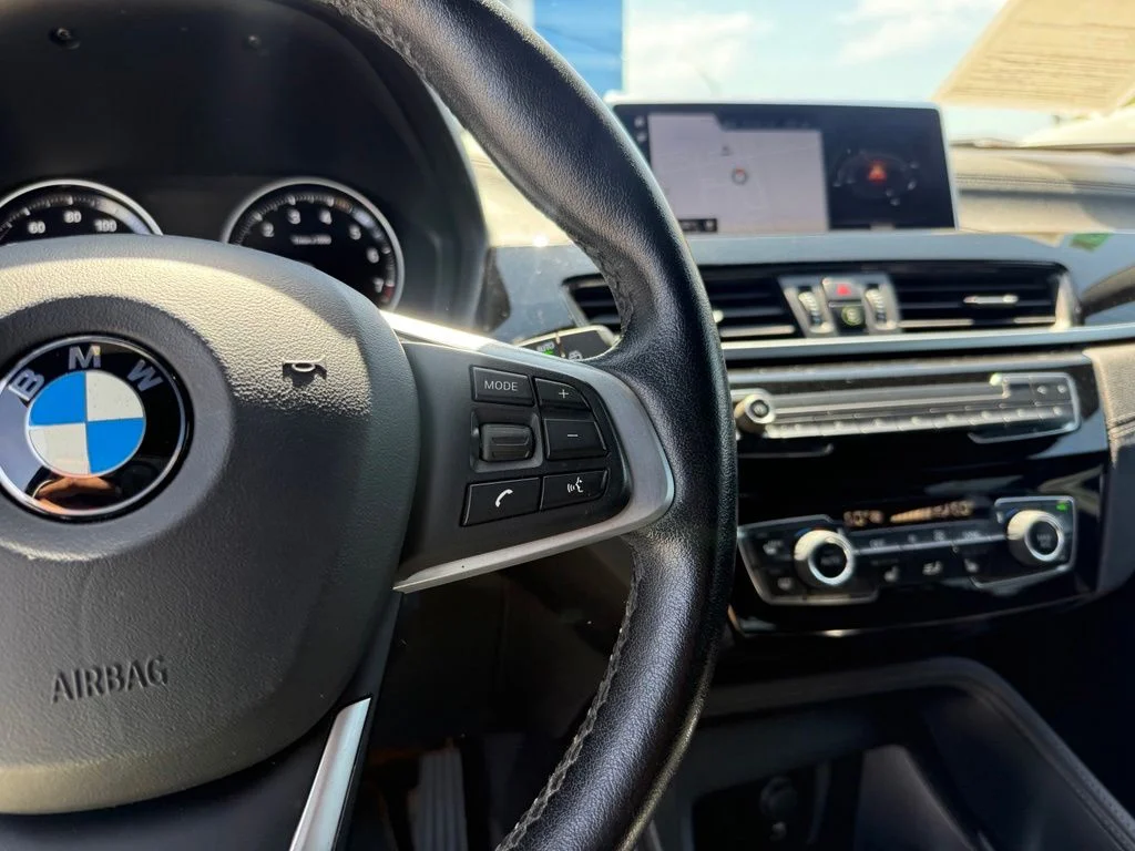 Used 2020 Black BMW sDrive28i image 22