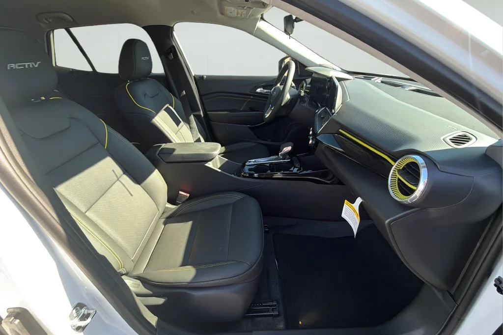 New 2026 Summit White Chevrolet ACTIV image 15