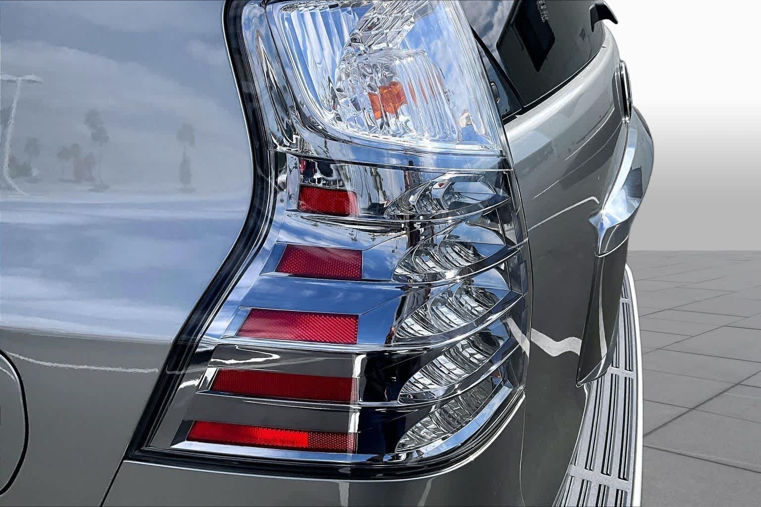 Certified Used 2023 Atomic Silver Lexus Premium image 29