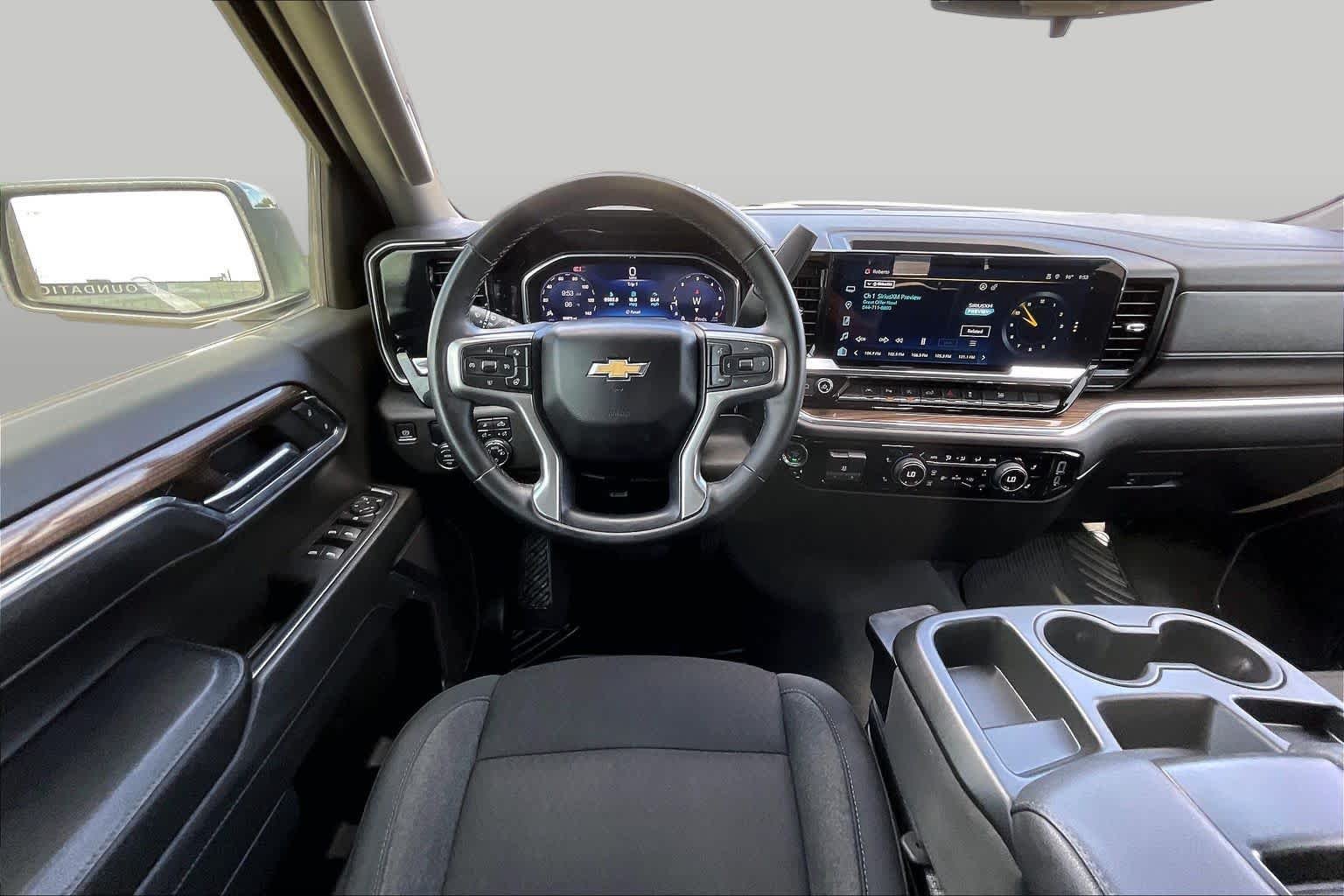 Used 2024 Summit White Chevrolet LT image 6