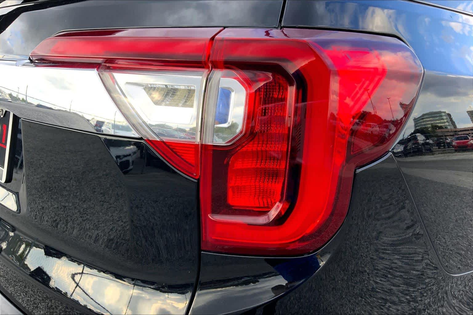 Used 2021 Ebony Twilight Metallic GMC Denali image 10