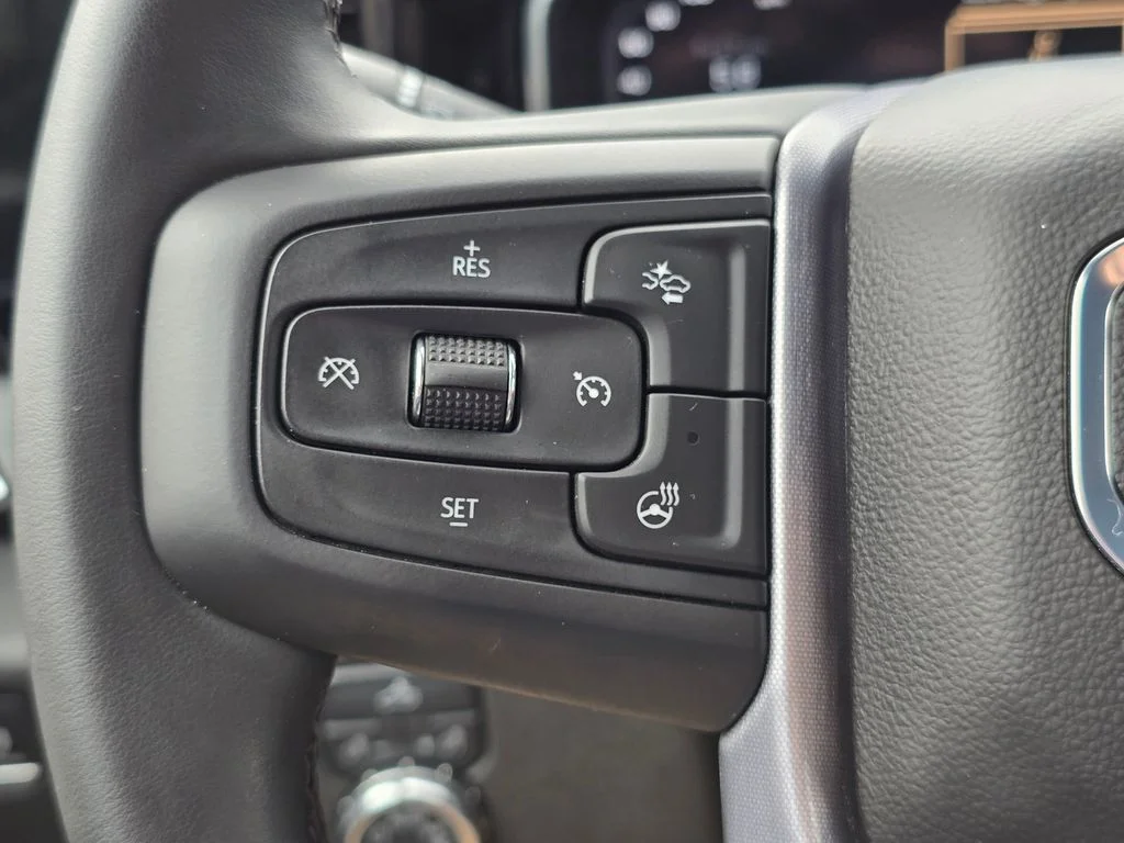 Used 2025 Sterling Metallic GMC SLE image 33