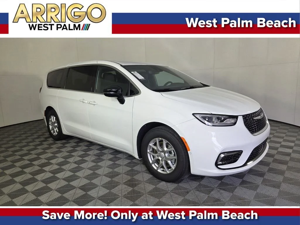 2026 Chrysler Pacifica Select's photo