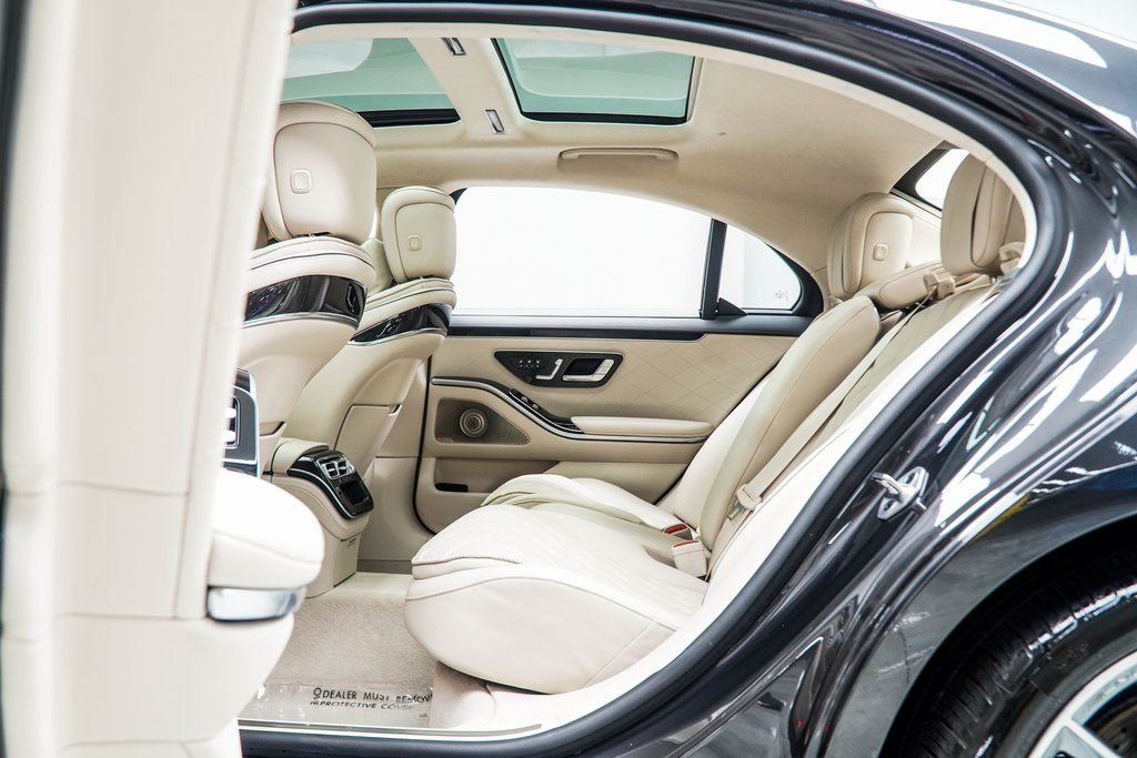 Used 2023 Gray Mercedes-Benz S 580 image 39