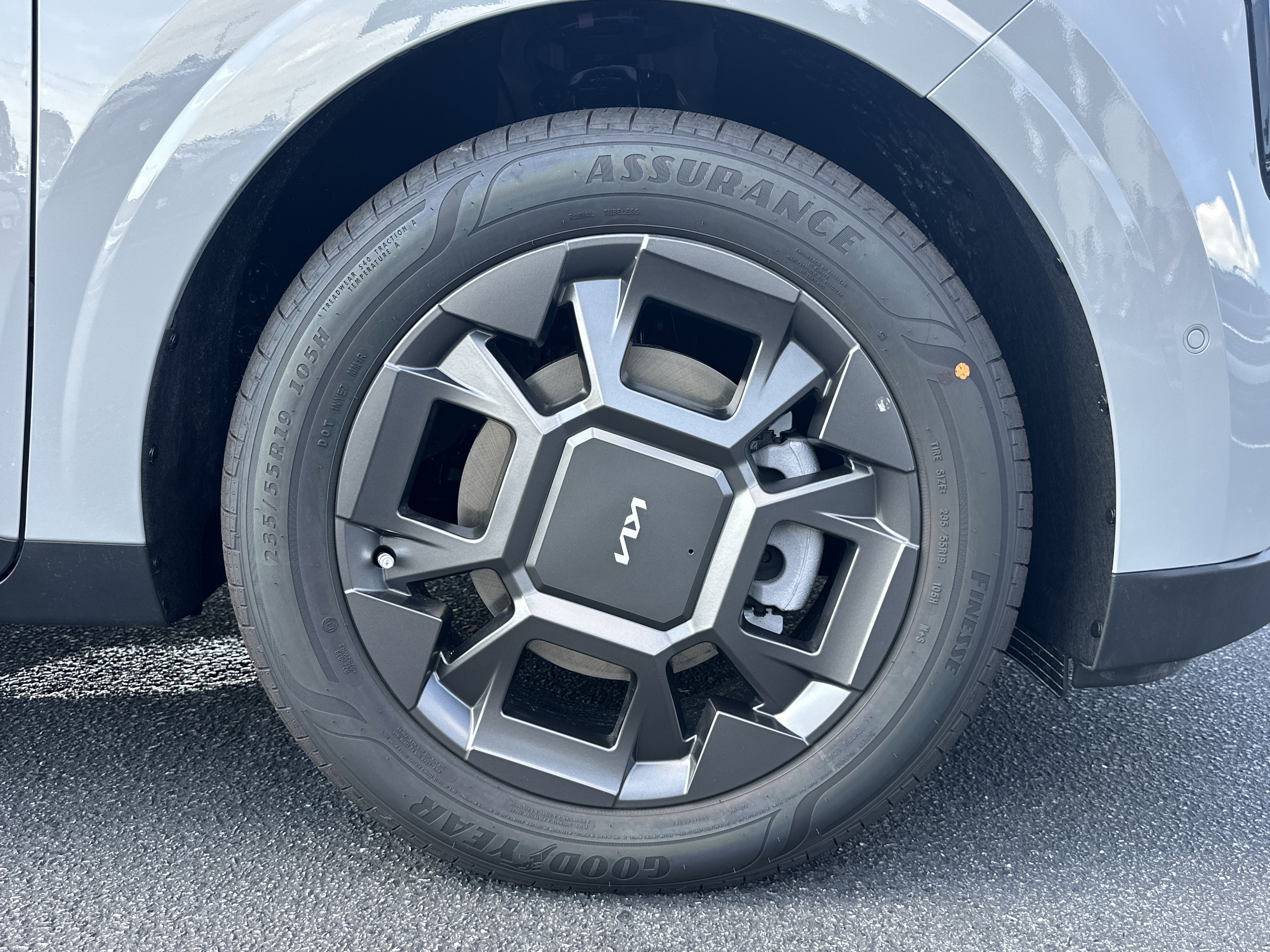 New 2026 Ceramic Silver Kia SX image 14