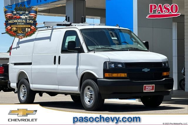 2025 Chevrolet Express 2500 Work Van HD's photo