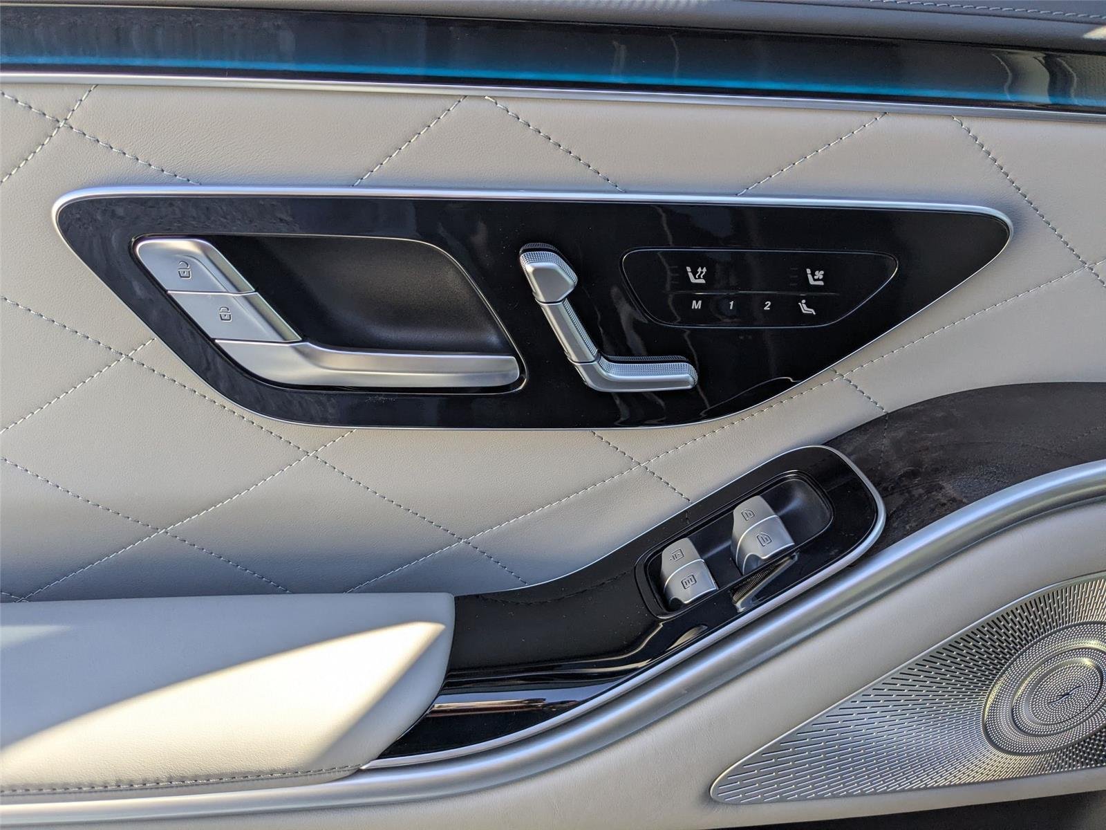 New 2026 Obsidian Black Metallic Mercedes-Benz S 580 image 24