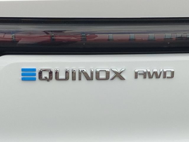 Used 2026 Summit White Chevrolet LT image 10