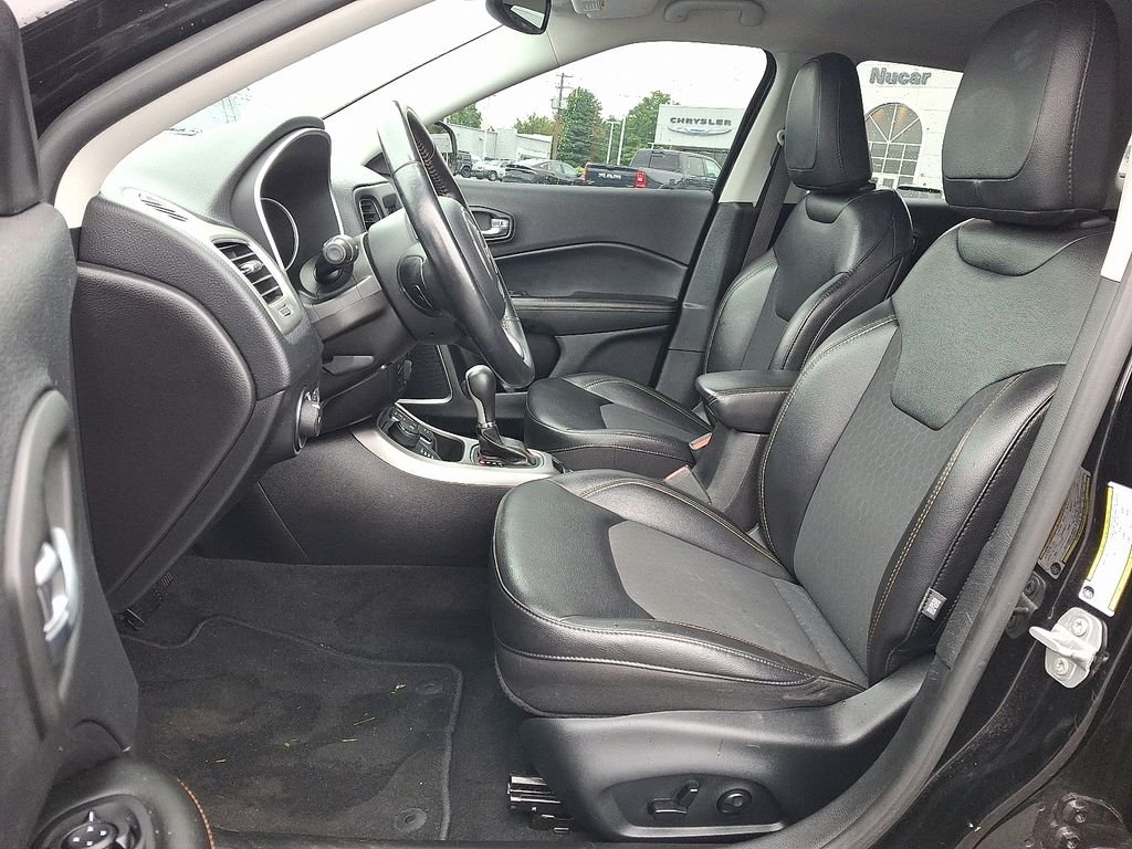Used 2019 Black Jeep Latitude image 15