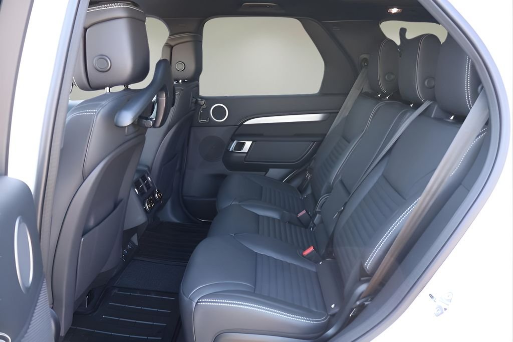 2026 Land Rover Discovery Dynamic SE - Photo 12
