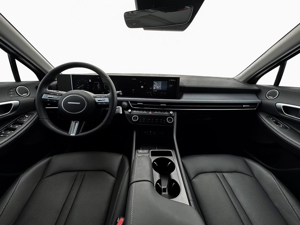 New 2025 Silver Hyundai Limited image 32