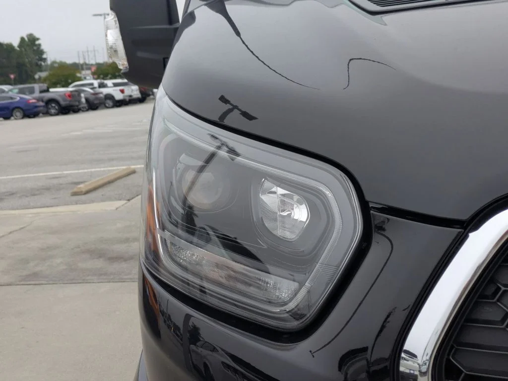 New 2026 Agate Black Metallic Ford XLT image 9