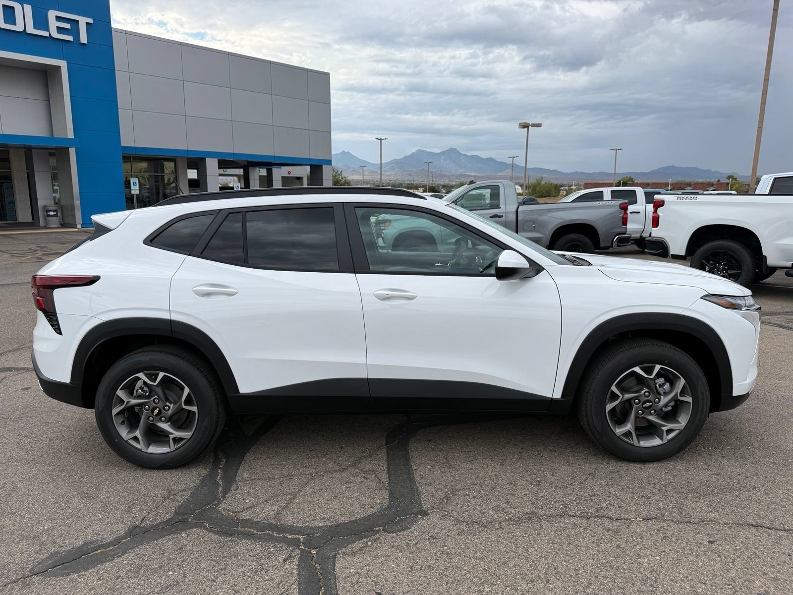 New 2026 Summit White Chevrolet LT image 4