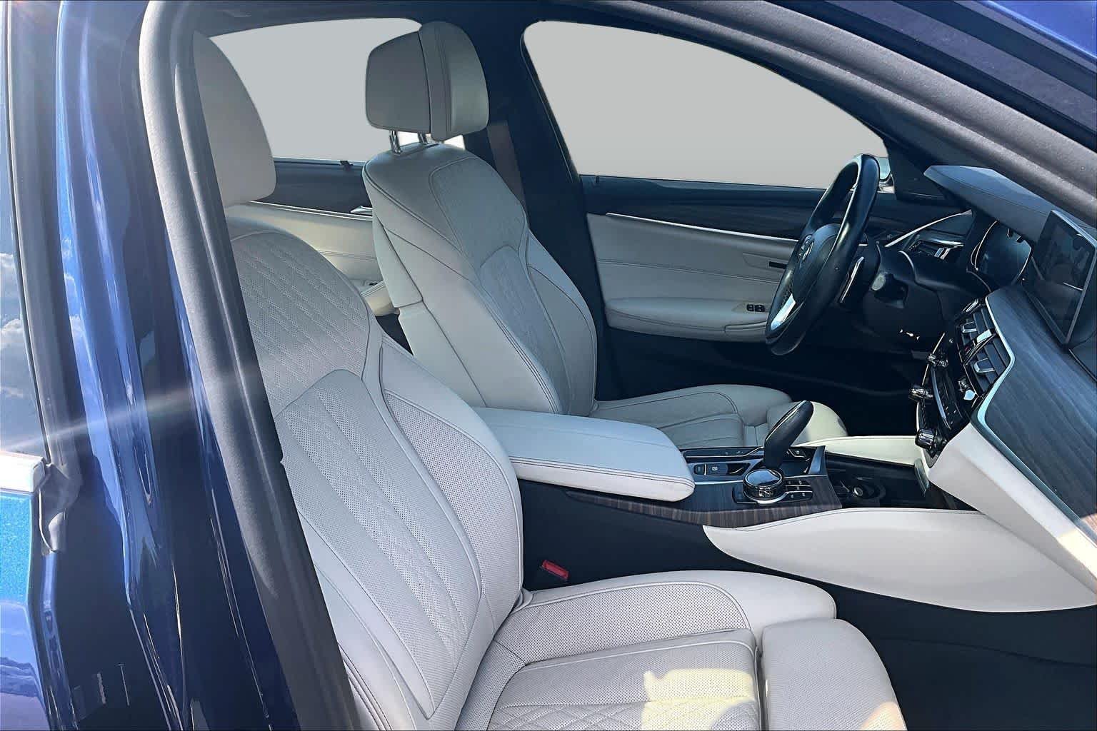 Used 2018 Mediterranean Blue Metallic BMW 530i image 8