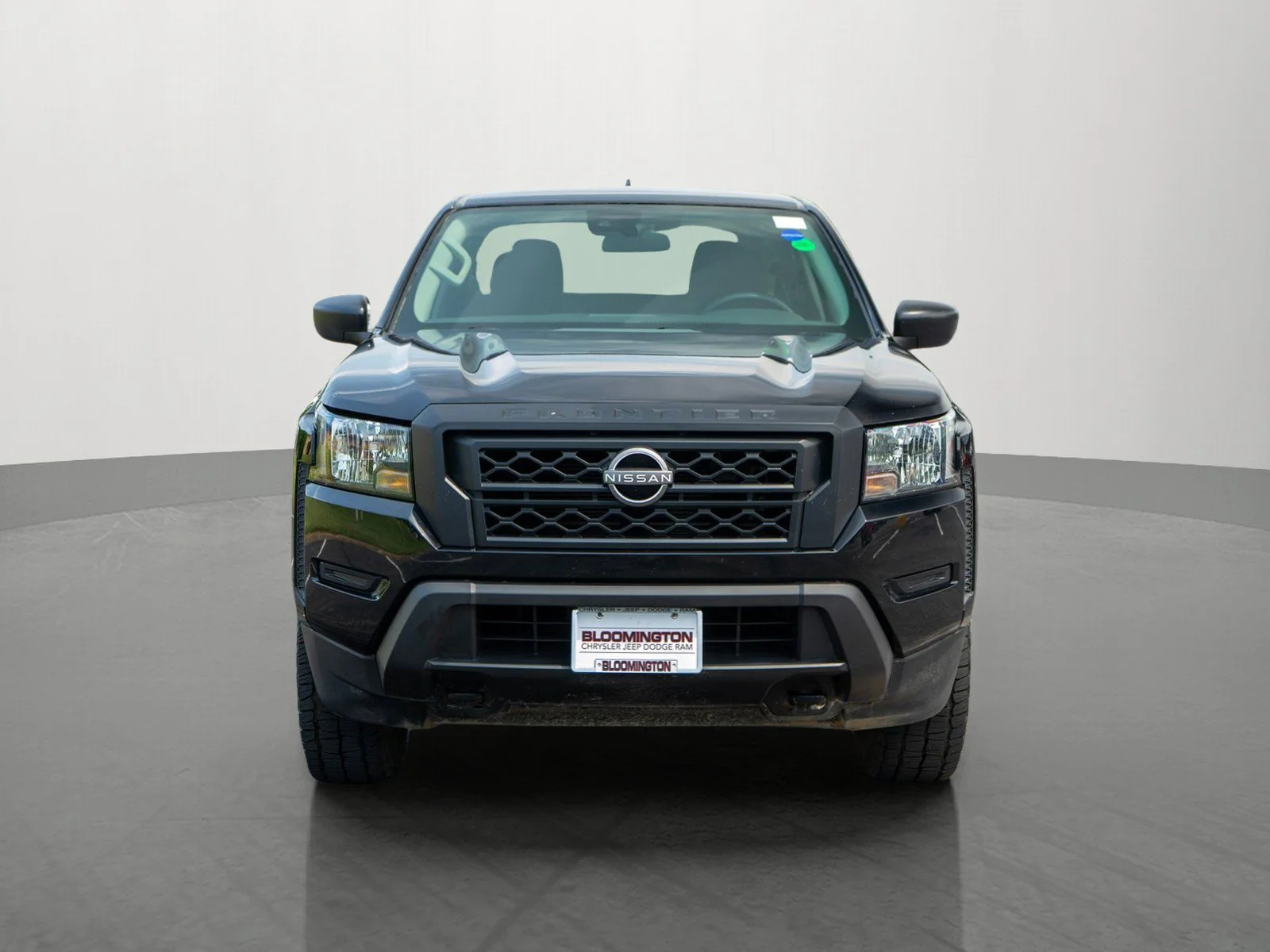 Used 2022 Super Black Nissan S image 2