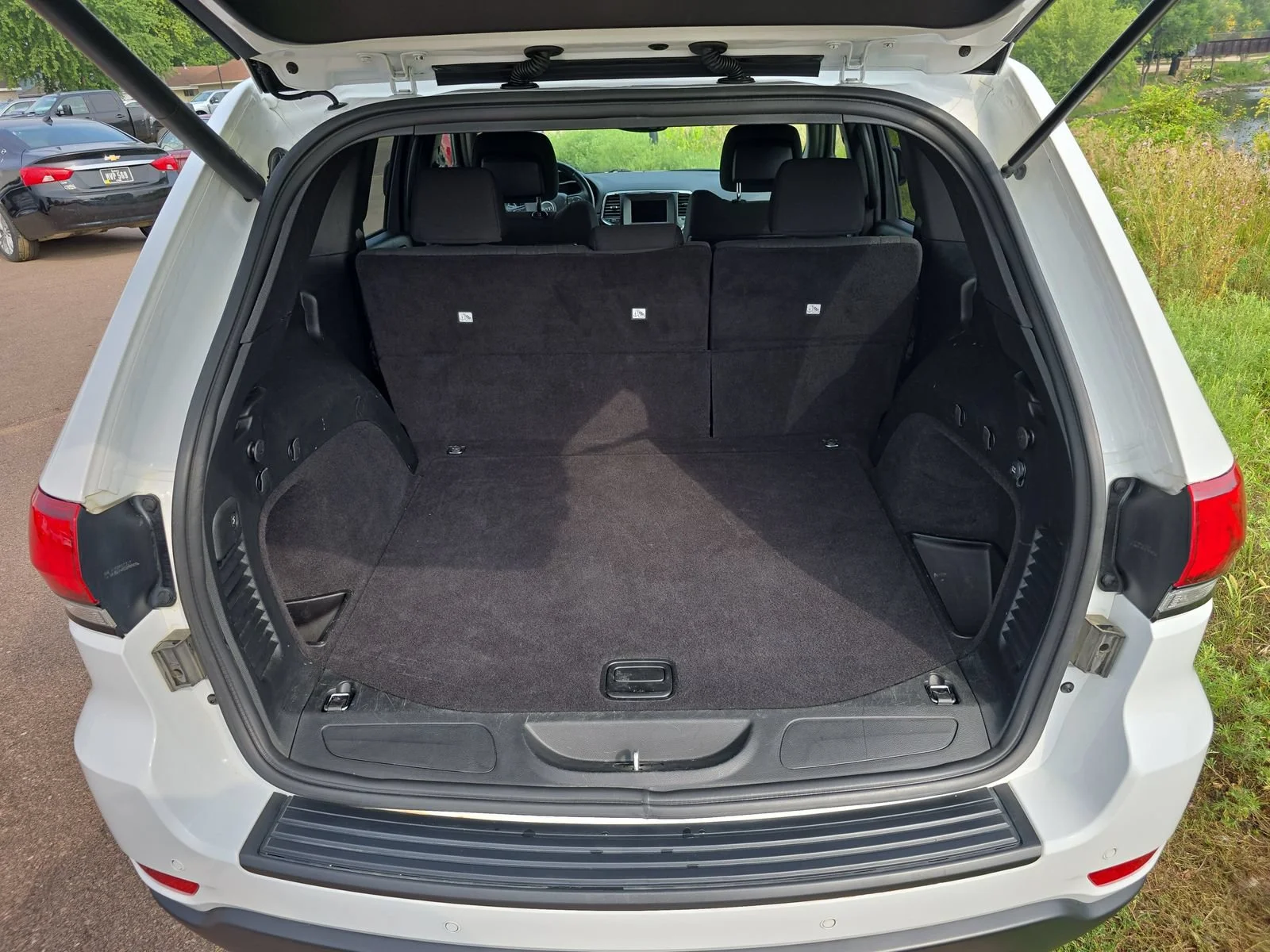 Used 2019 White Jeep Upland image 6