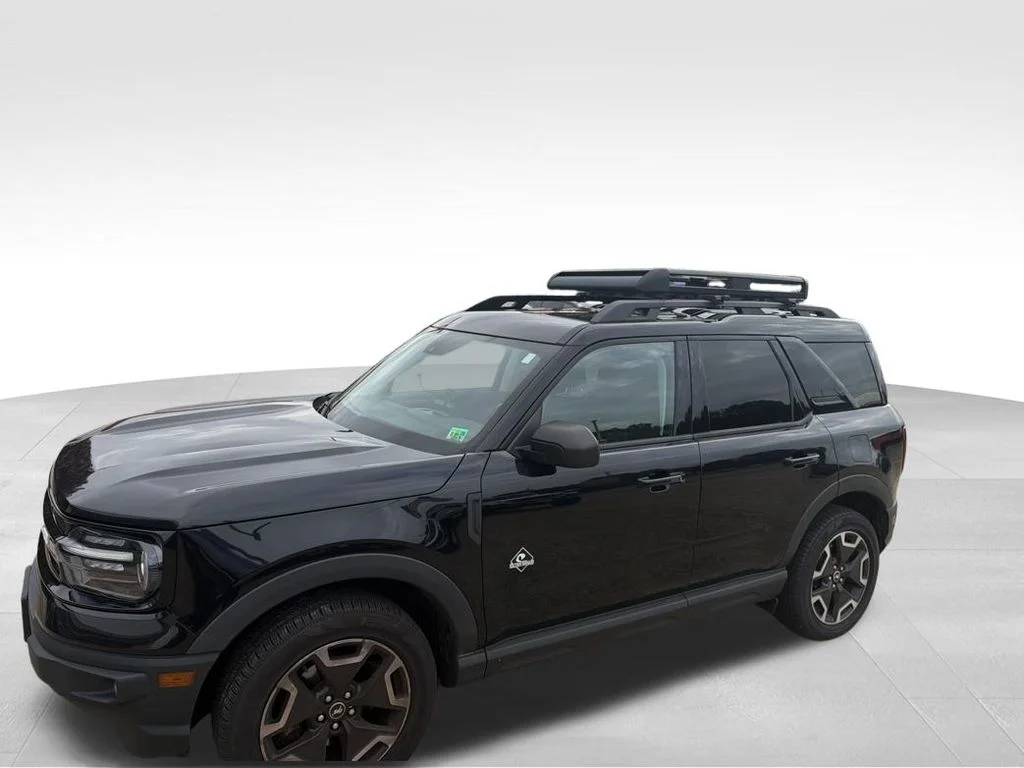 Used 2022 Black Ford Outer Banks image 5