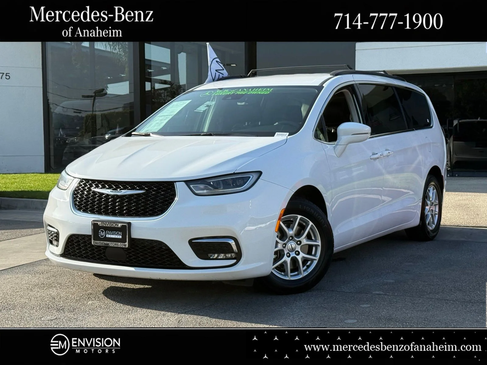 2022 Chrysler Pacifica Touring L's photo