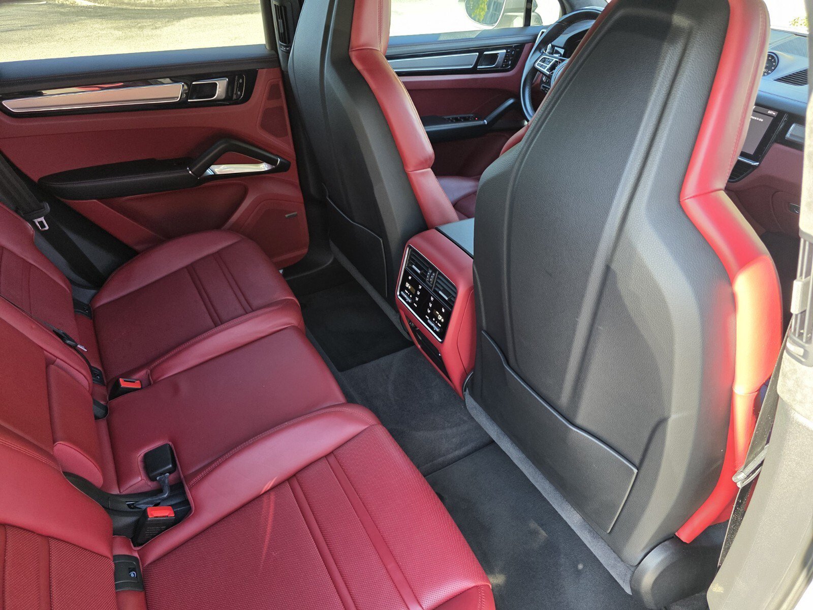 Used 2021 Chalk Porsche Turbo S E-Hybrid image 29