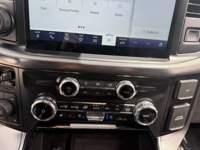 Used 2022 Black Metallic Ford Platinum image 26