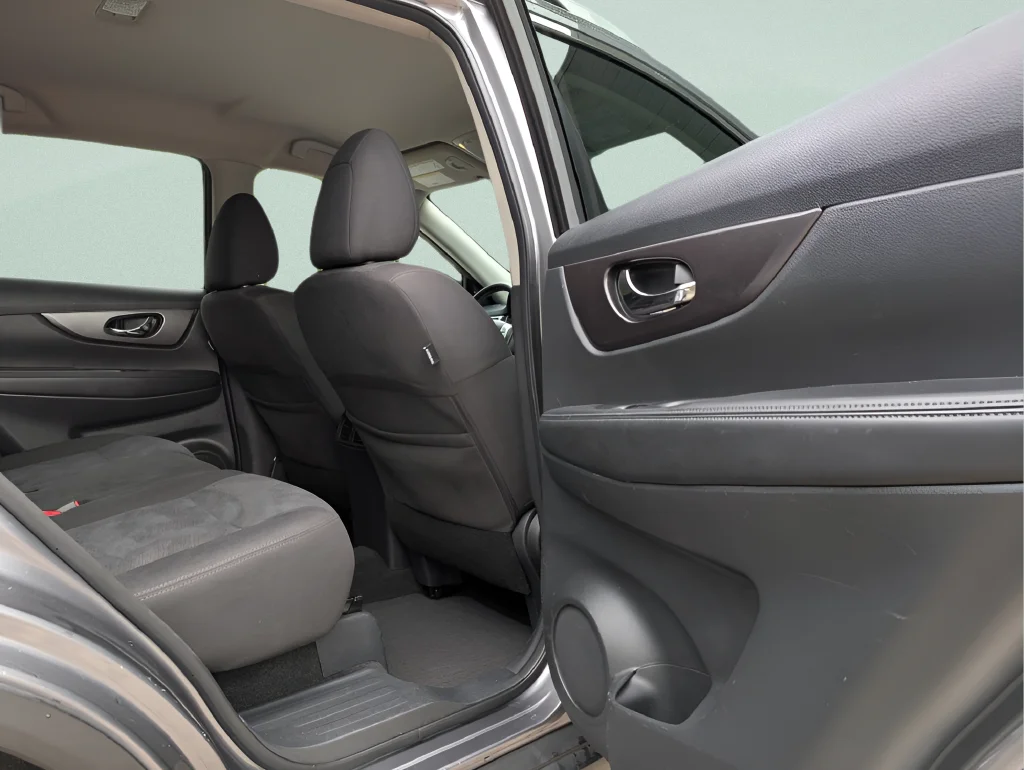 Used 2016 Gray Nissan SV image 32