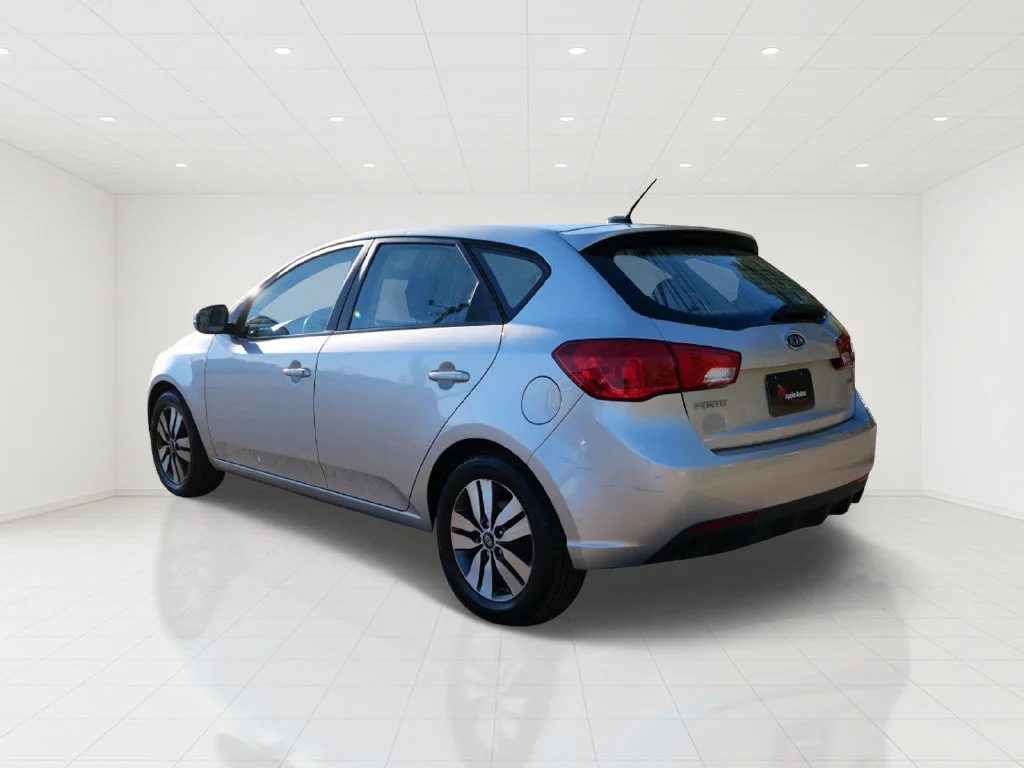 Used 2013 Silver Kia EX image 4