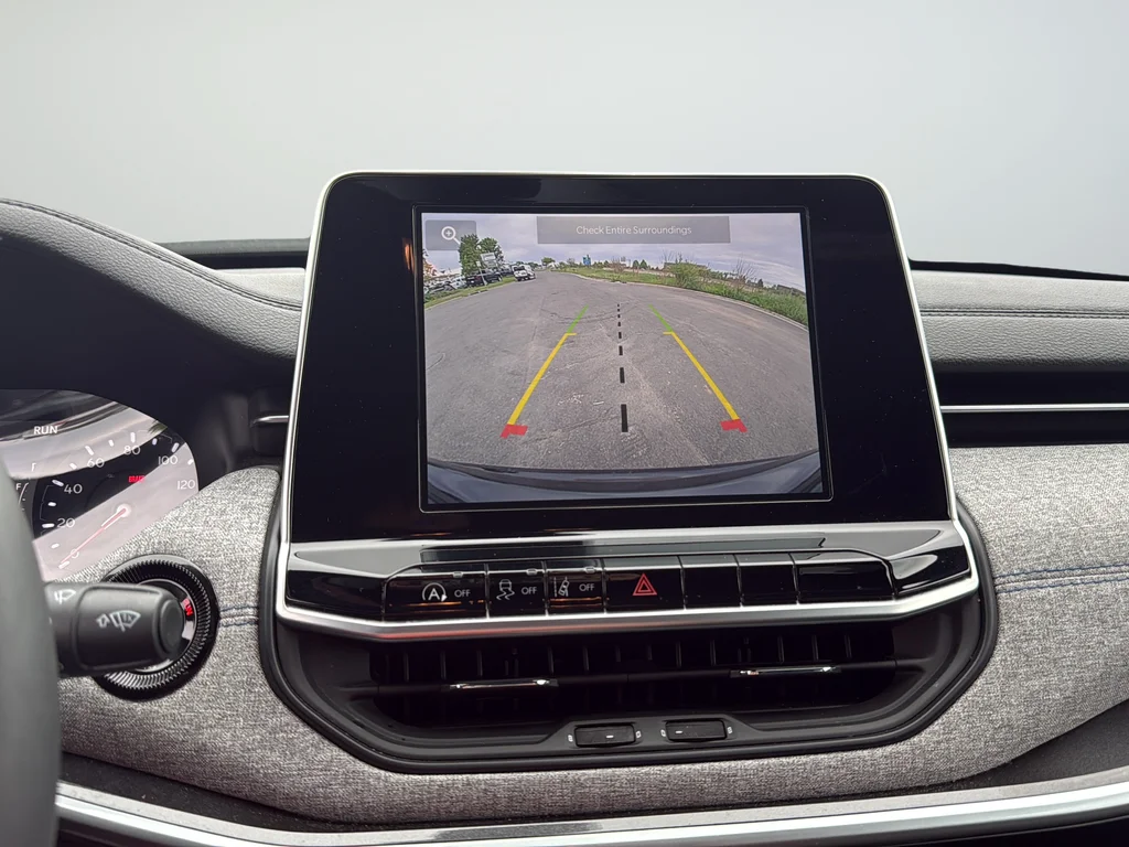 Used 2025 Black Jeep Latitude image 23