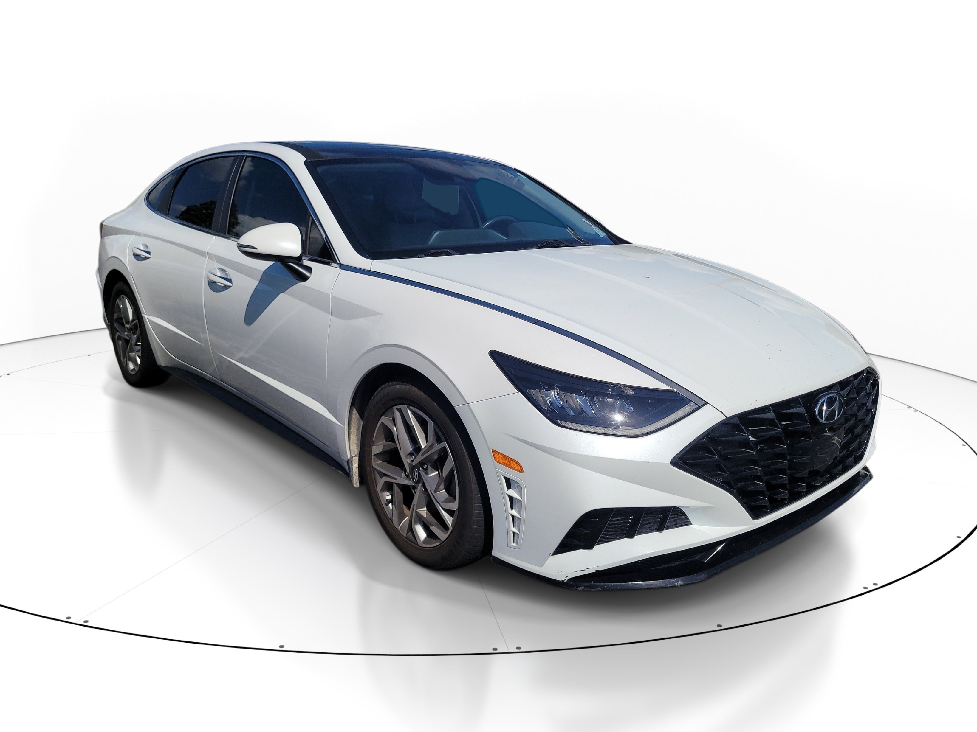 Used 2021 Quartz White Hyundai SEL image 1