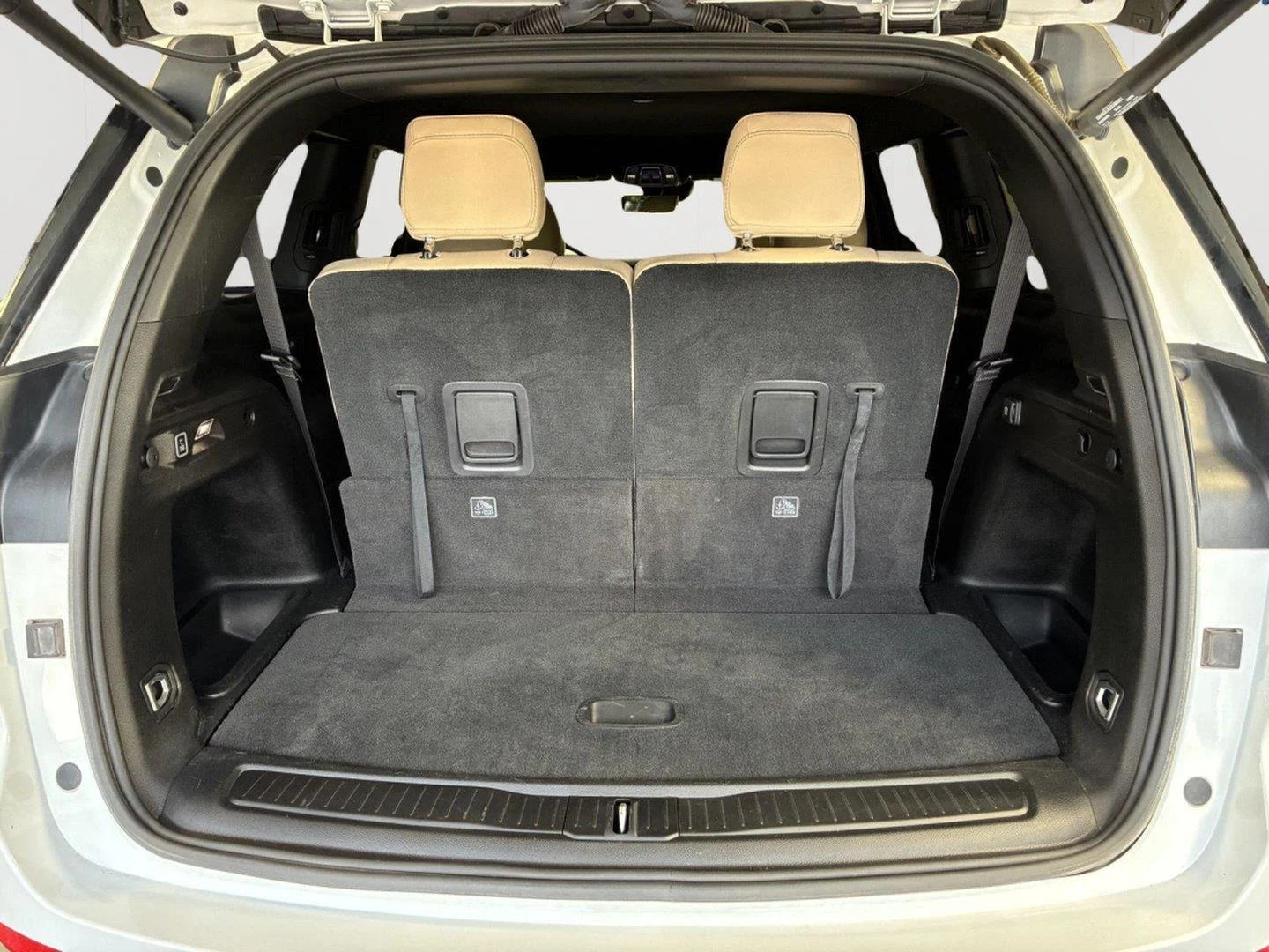 Used 2023 Bright White Clearcoat Jeep Limited image 10