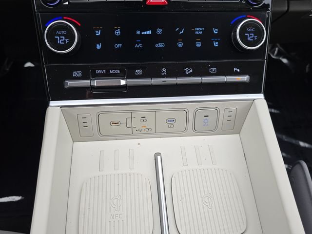 Used 2025 White Hyundai Calligraphy image 18
