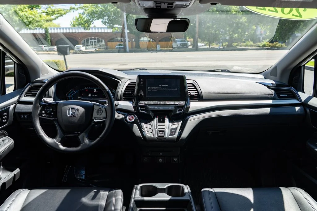 Used 2022 White Honda Touring image 9