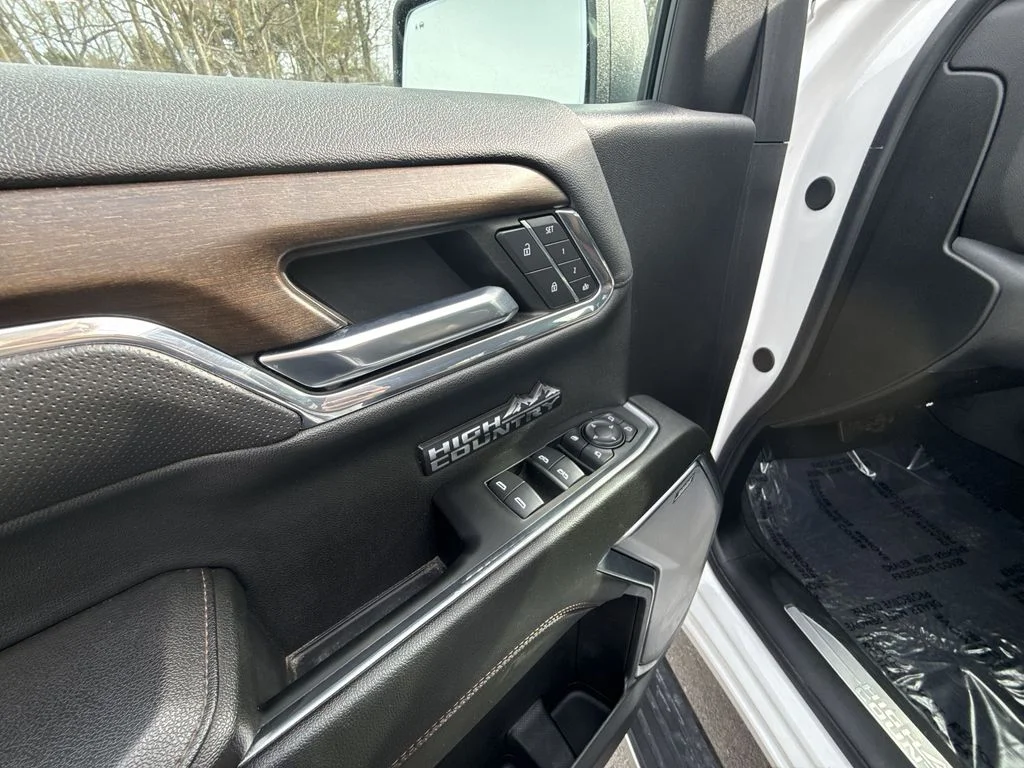 Used 2024 Beige Chevrolet High Country image 13