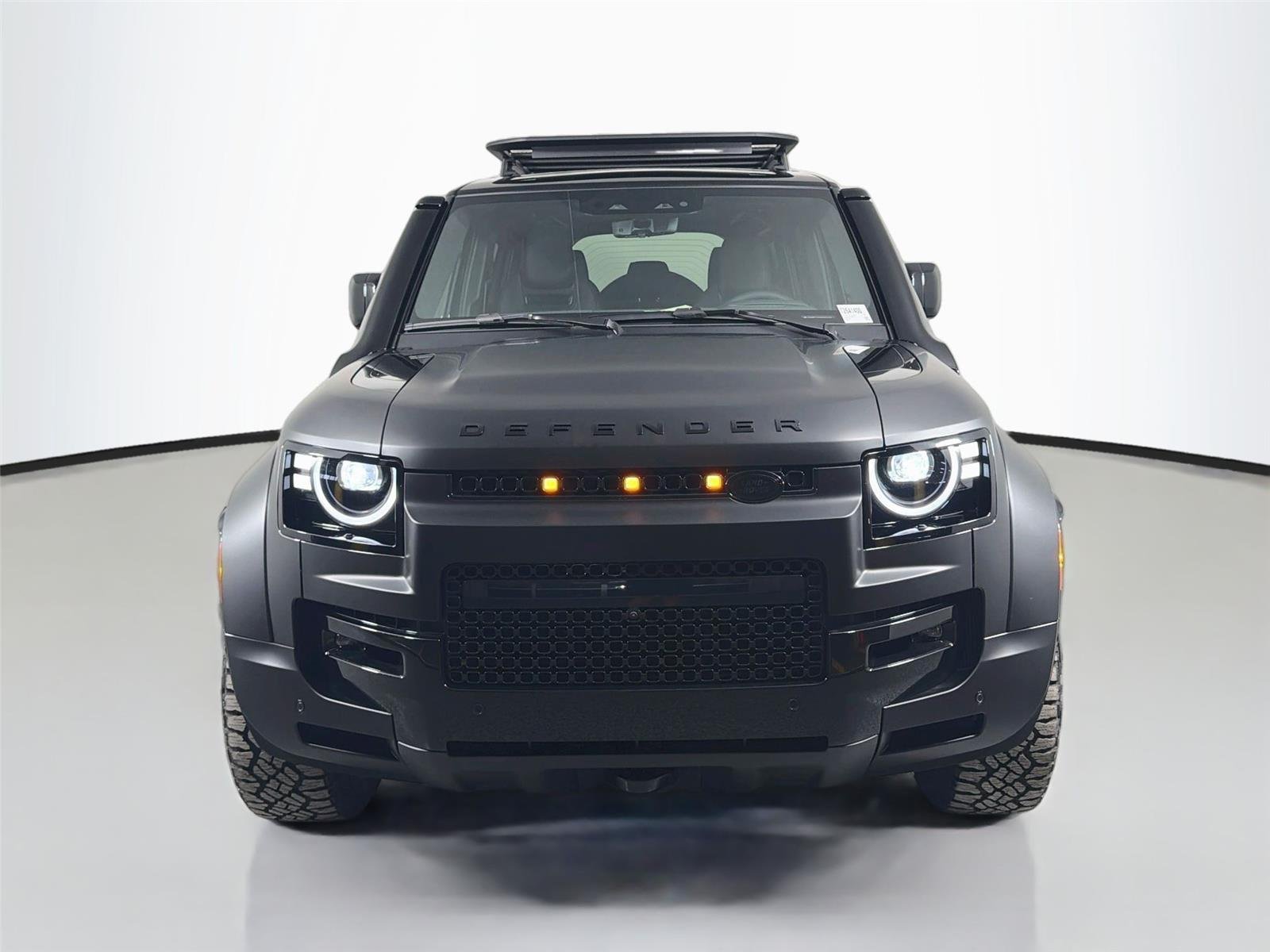 New 2026 Narvik Black Land Rover OCTA image 2