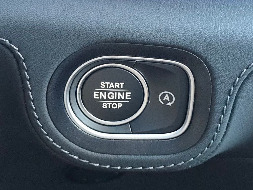 New 2026 MANUFAKTUR Moonlight White Metallic Mercedes-Benz GLE 53 AMG® image 38