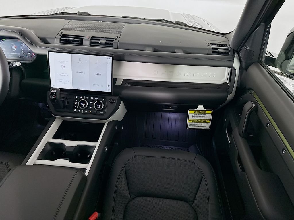 New 2026 Woolstone Green Land Rover X-Dynamic SE image 20