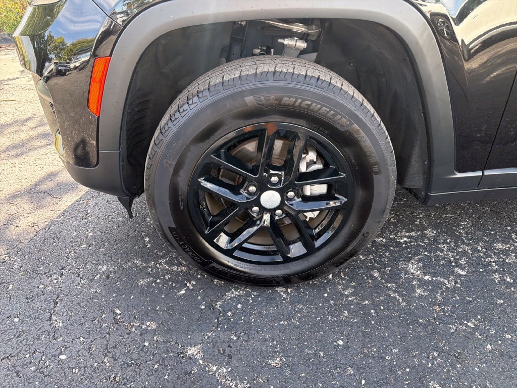 Used 2024 Black Jeep Laredo X image 28