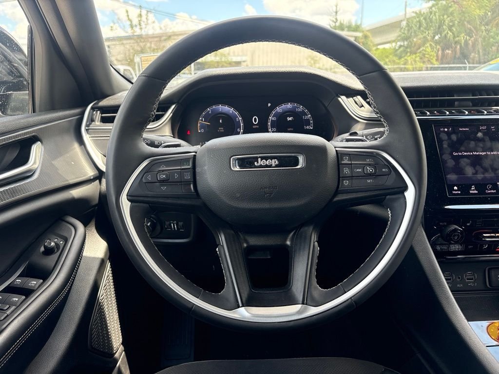 Used 2024 Silver Jeep Altitude image 20