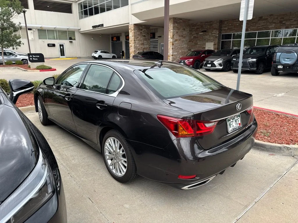 Used 2013 Red Lexus 350 image 4