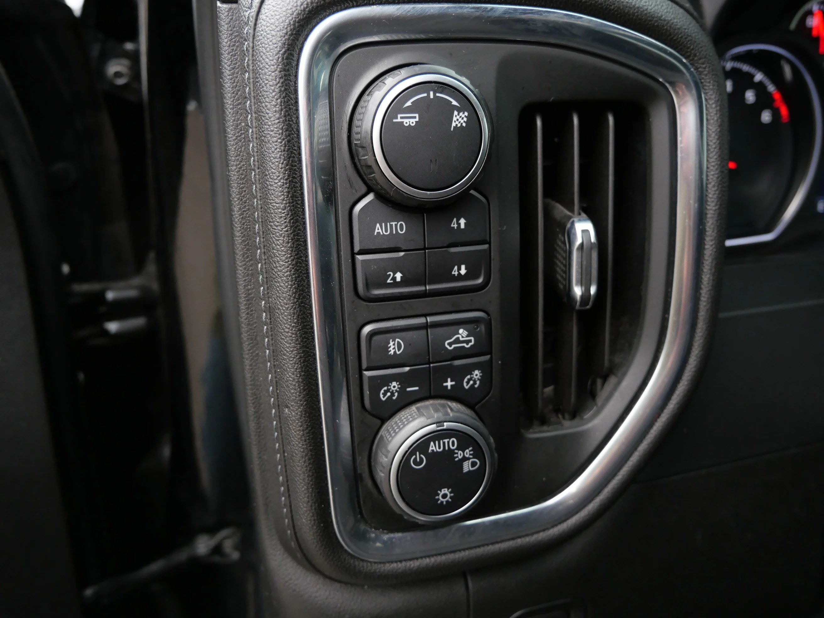 Used 2019 Black Chevrolet LT Trail Boss image 23