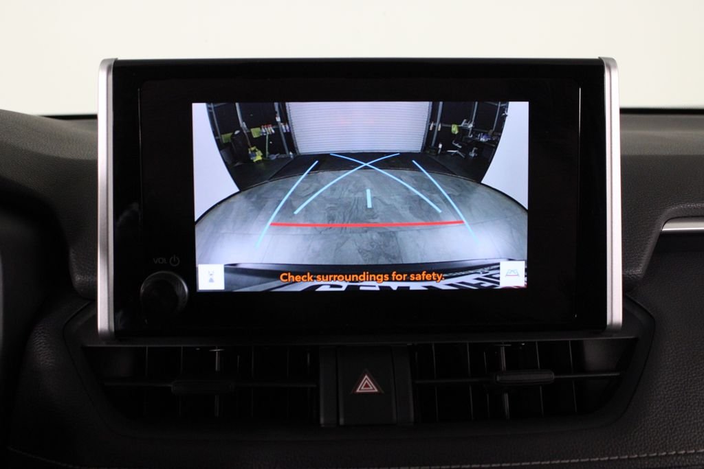 2025 Toyota RAV4 LE - Photo 27